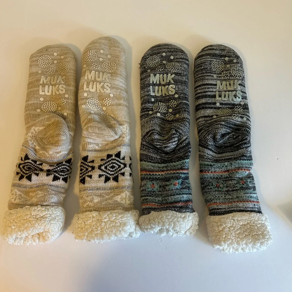 Muk Luks Sherpa-Lined Animal Grippy Socks in Beige & Gray